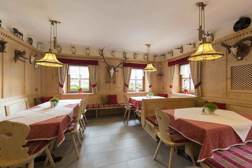Hotel Anewandter Brunico Luaran gambar